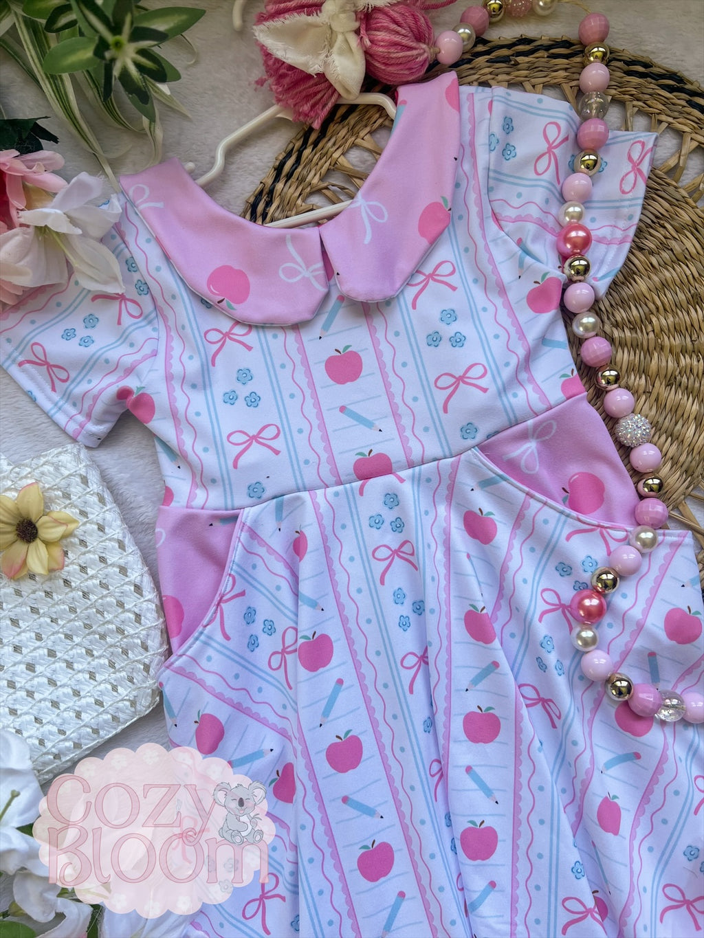 Pocket Dress with Collar